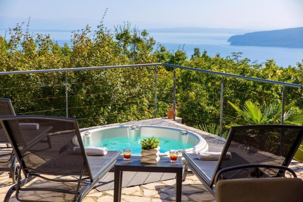 Villa Surina Moscenice Bagian luar foto